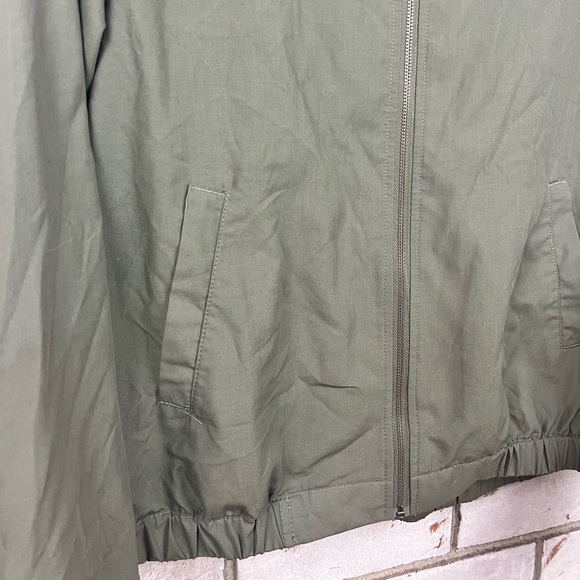 Green Bomber Zip-up - Picture 2 of 7
